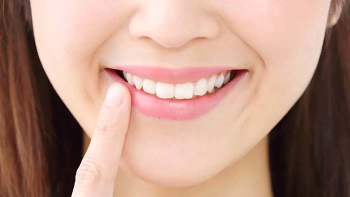 部分矯正で気になる部分をピンポイントで改善する様子